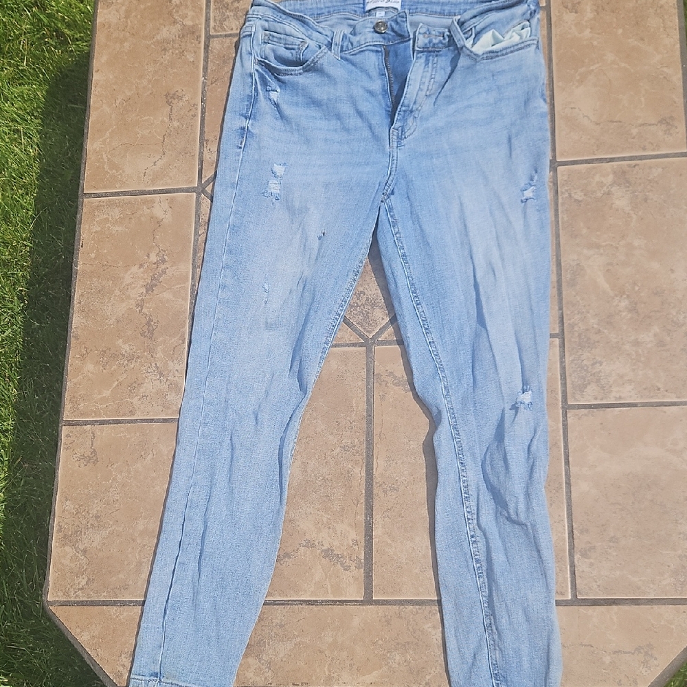 Blue Skinny Jeans with Classic Worn-In Look